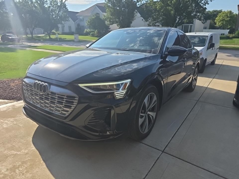 2024 Audi Sportback S line e-tron