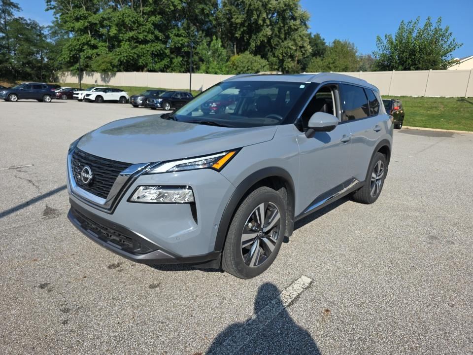2023 Nissan SL