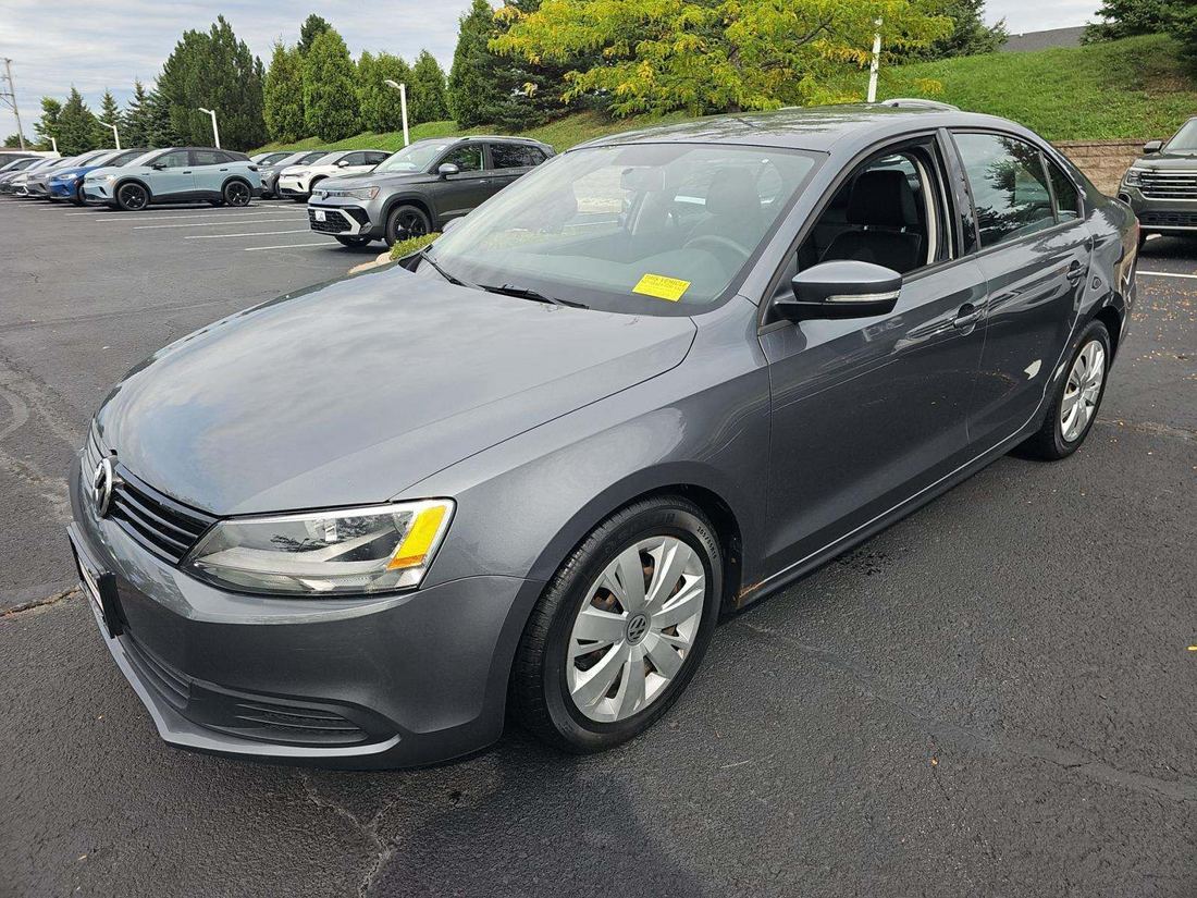 2014 VOLKSWAGEN SE