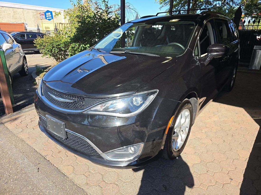 2018 CHRYSLER Touring Plus