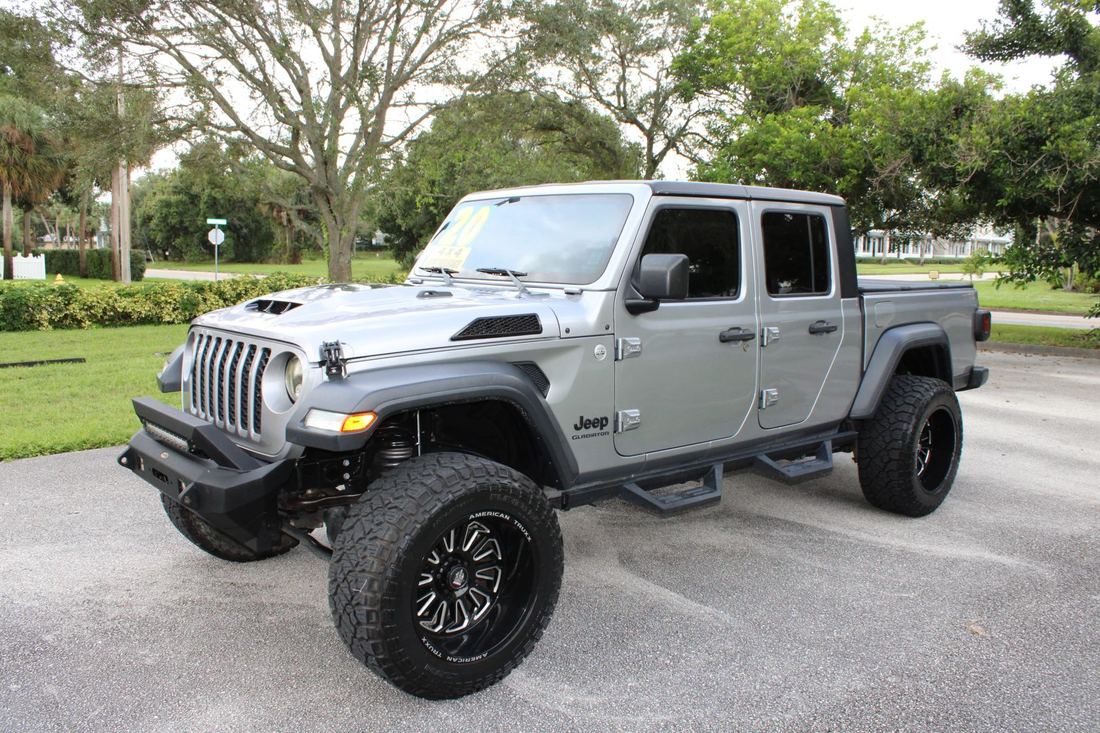 2020 Jeep Sport