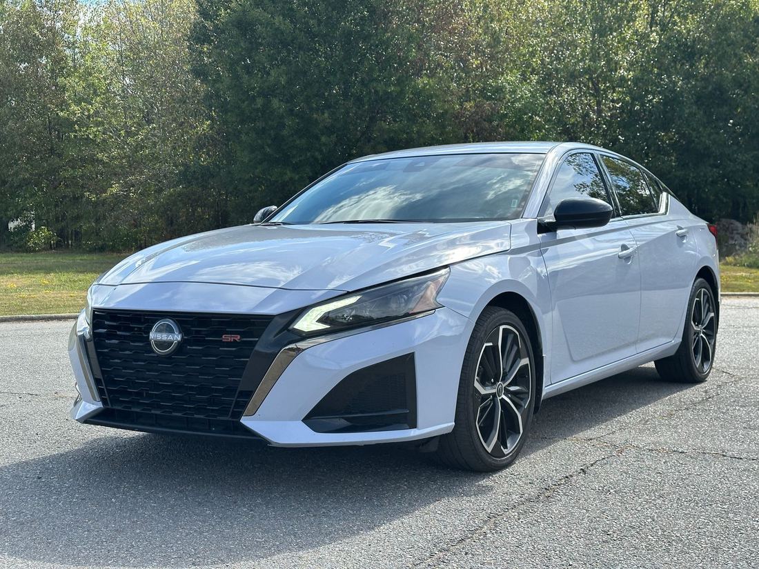 2025 Nissan SR