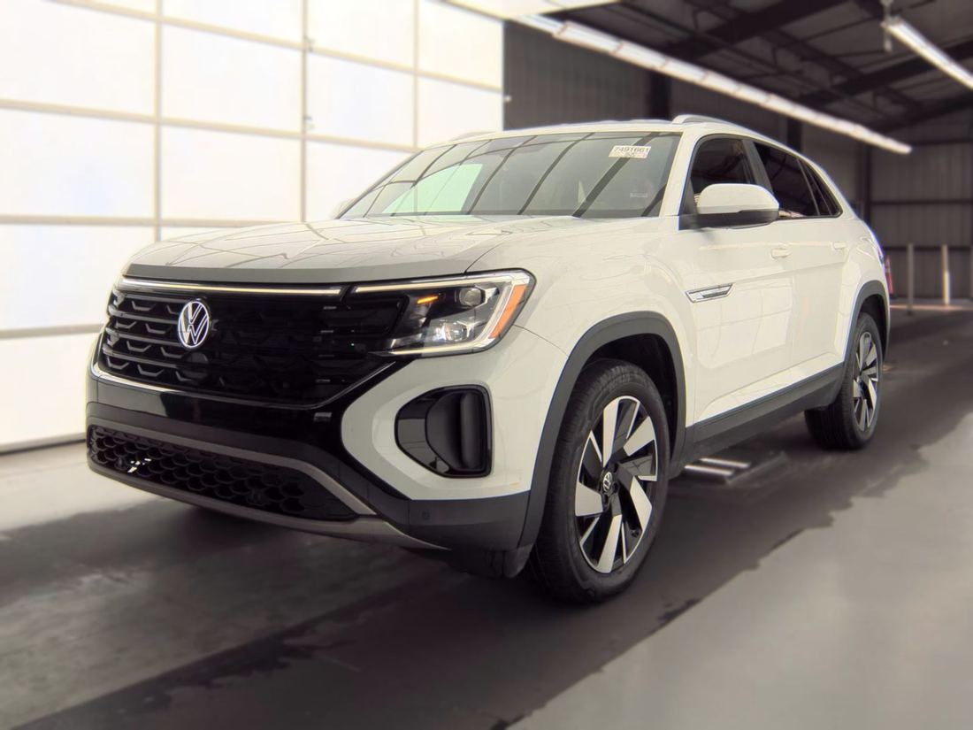 2025 Volkswagen SE