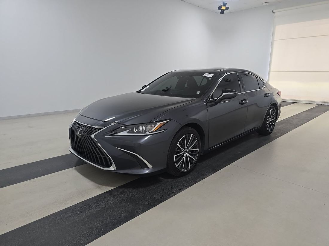 2025 Lexus 10 Series