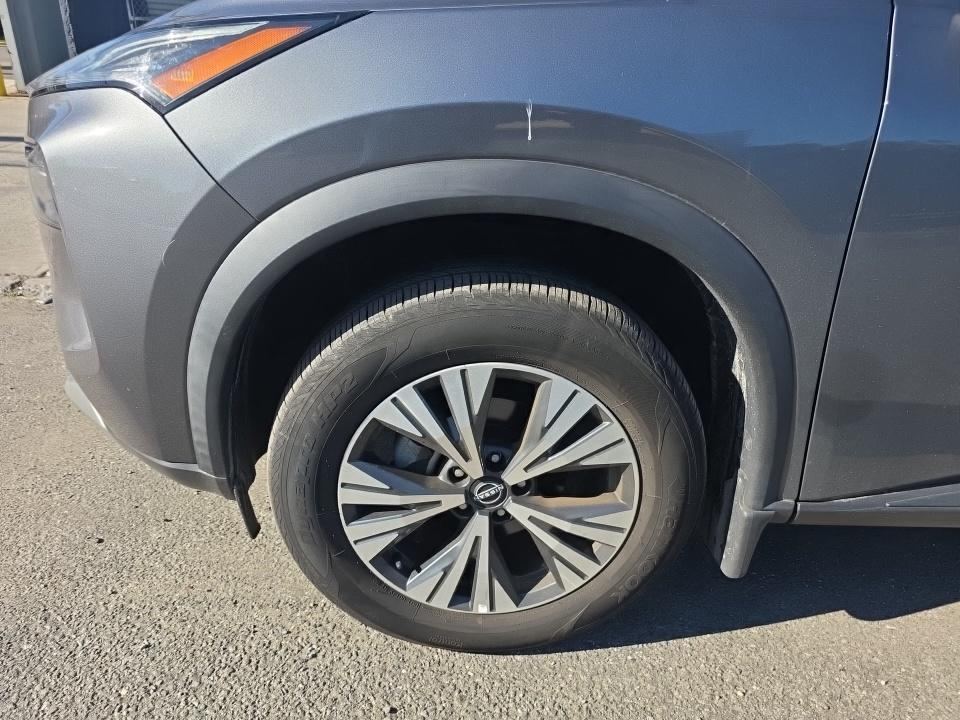 2023 Nissan SV