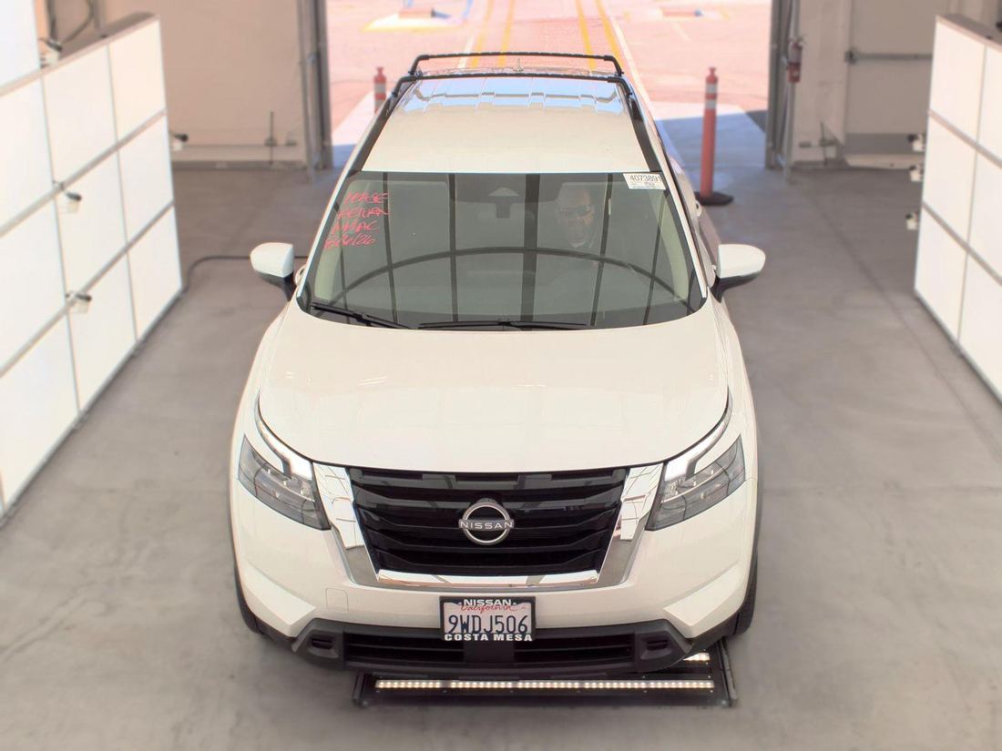 2025 Nissan SV