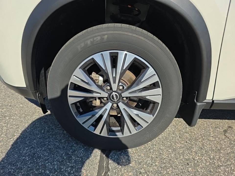 2023 Nissan SV